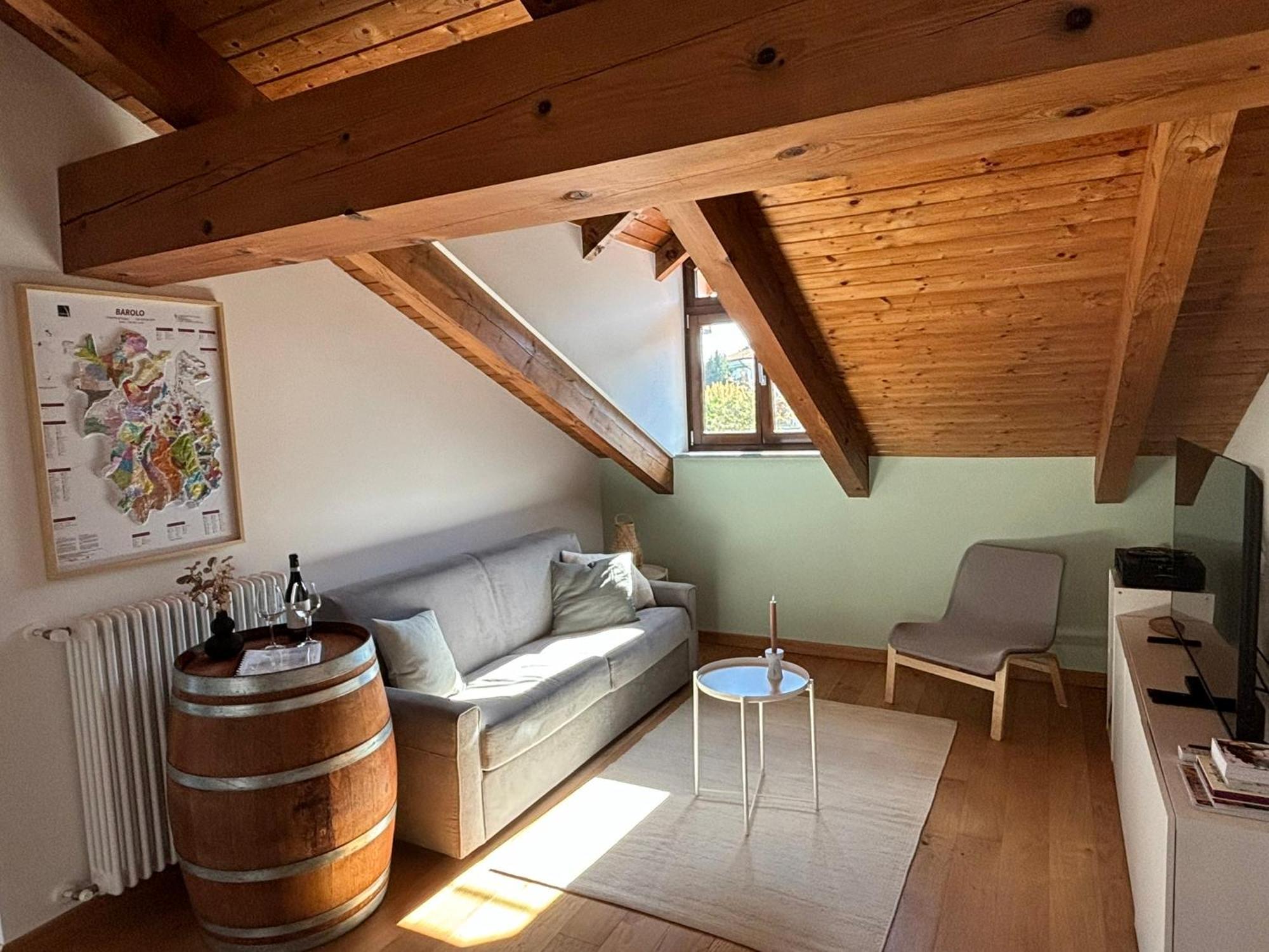 Appartamento "La Poesia Della Terra" Monforte dʼAlba Exterior foto